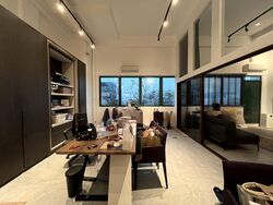 Redhill Forum (D3), Factory #464483111